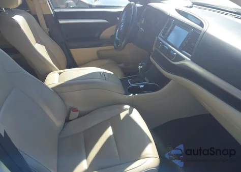 2015 Toyota Highlander Xle V6 z USA, uszkodzony, nr VIN 5TDJKRFH8FS083389